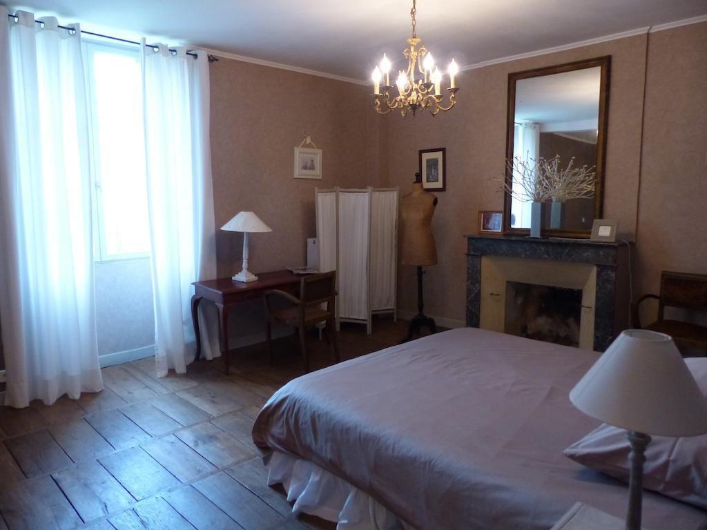 Bed and Breakfast Le Domaine De Panissac Berneuil  Номер фото