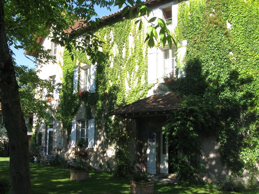 Bed and Breakfast Le Domaine De Panissac Berneuil  Экстерьер фото