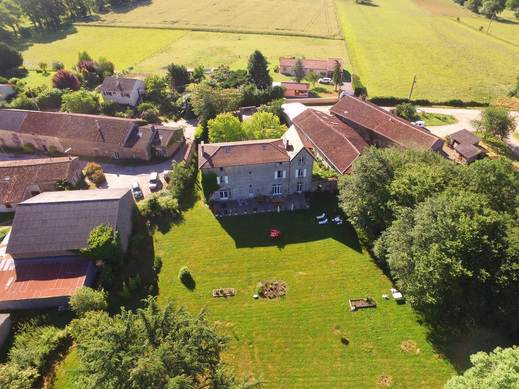 Bed and Breakfast Le Domaine De Panissac Berneuil  Экстерьер фото
